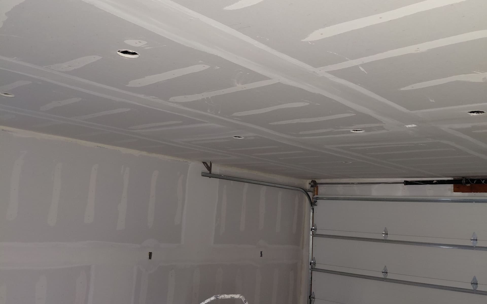 7 Signs Your Drywall Needs Repair (Before It Gets Expensive)